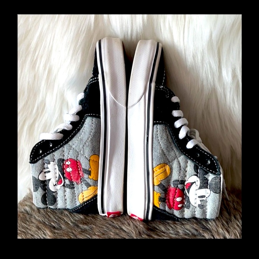 Vans Disney Mickey Sk8 Hi Top Sneakers